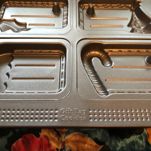 Gift Tag Cookie Sheet - Picture 9 of 11